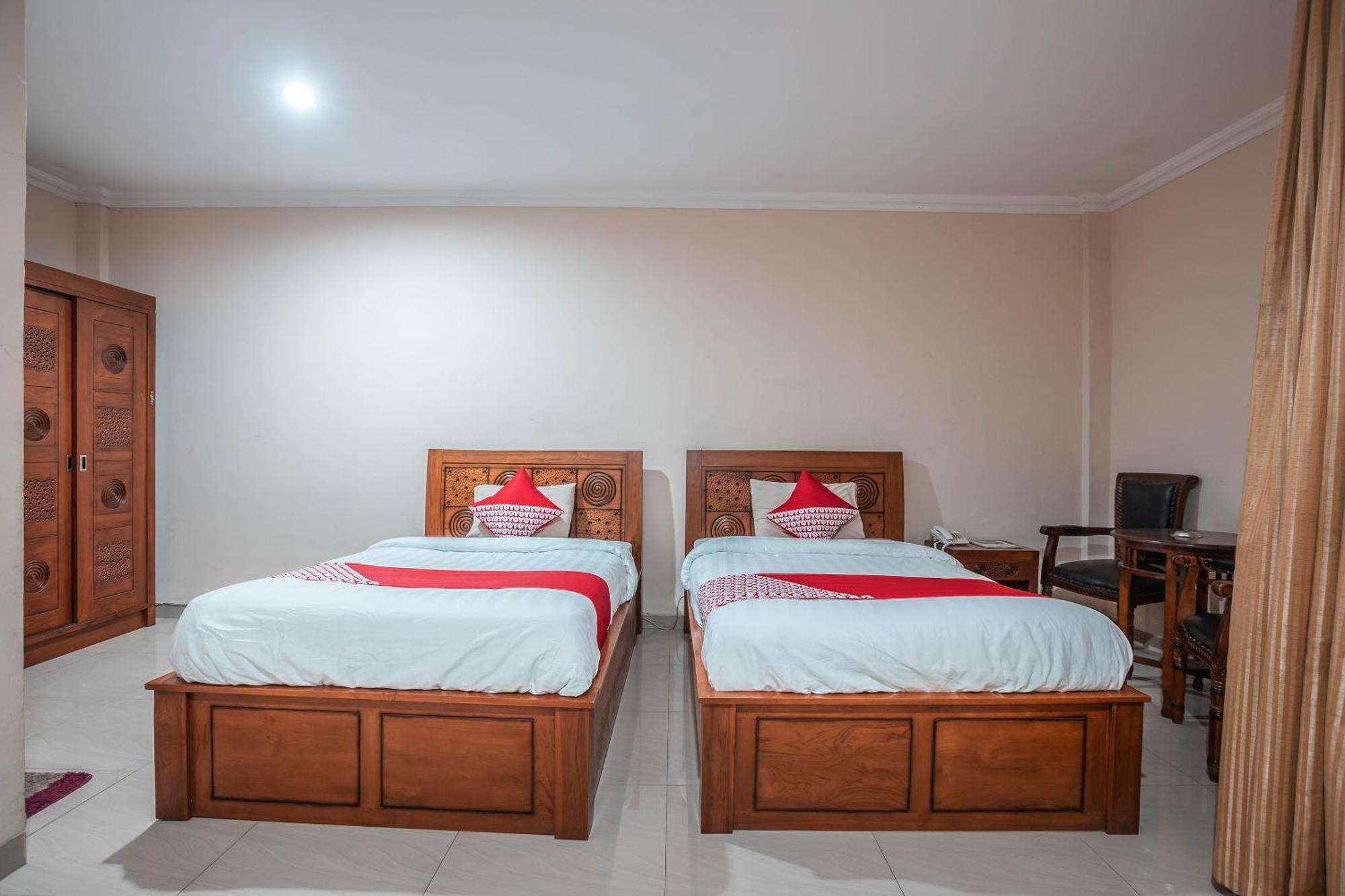 Super Oyo 686 Bunga Karang Hotel Bekasi Exterior foto