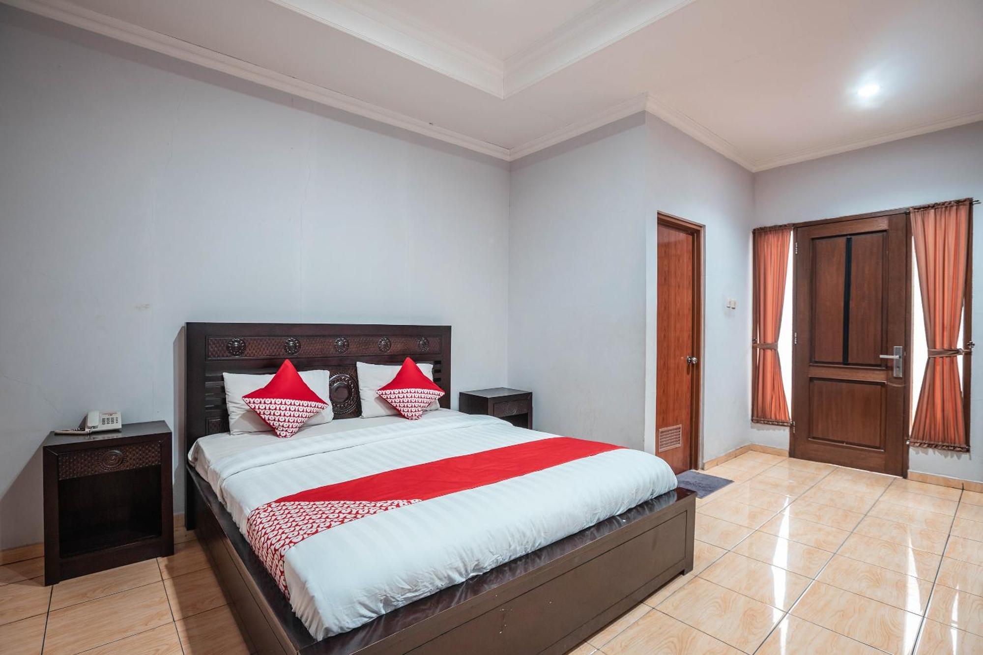 Super Oyo 686 Bunga Karang Hotel Bekasi Exterior foto